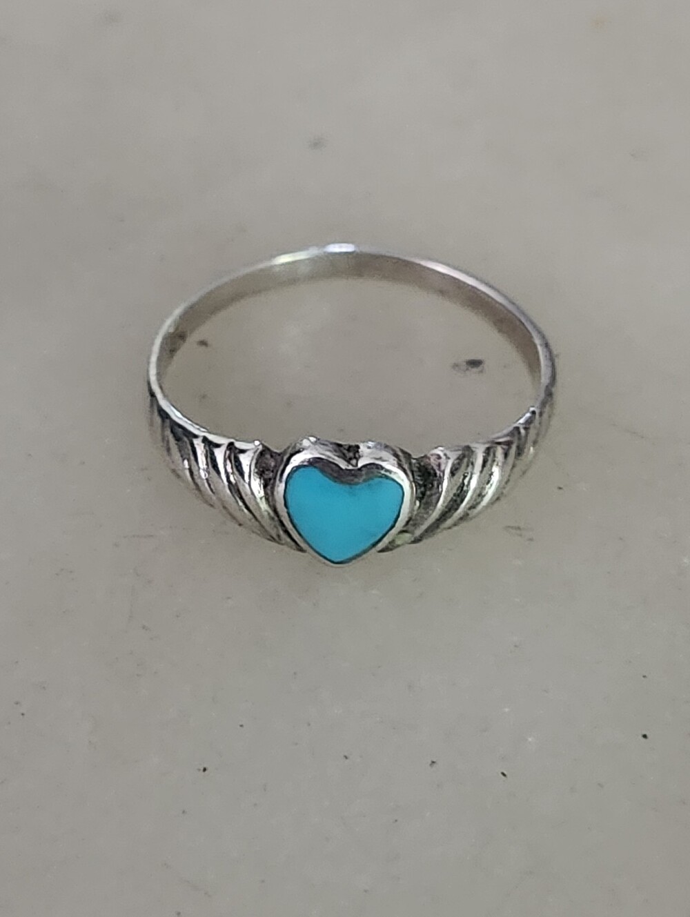 Sterling Silver Heart Ring with Turquoise Inlay Ribbed Band Design- Size 6.5